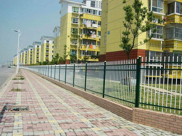 小區(qū)護(hù)欄圖片3