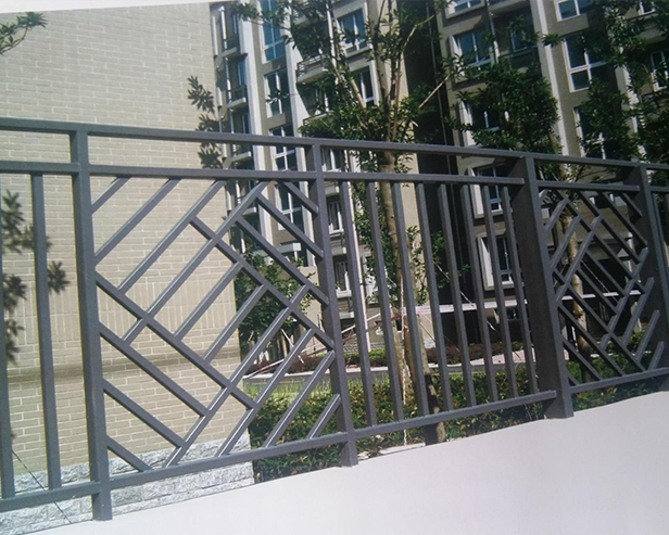 鐵藝護(hù)欄定做